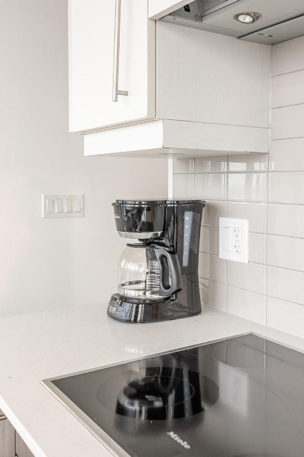 Luxury 2 Bedroom In The Heart Of Entertainment District W/ Cn Tower View 多伦多 外观 照片