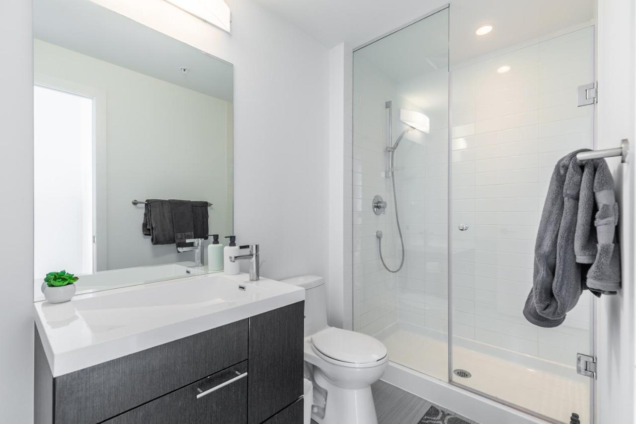 Luxury 2 Bedroom In The Heart Of Entertainment District W/ Cn Tower View 多伦多 外观 照片