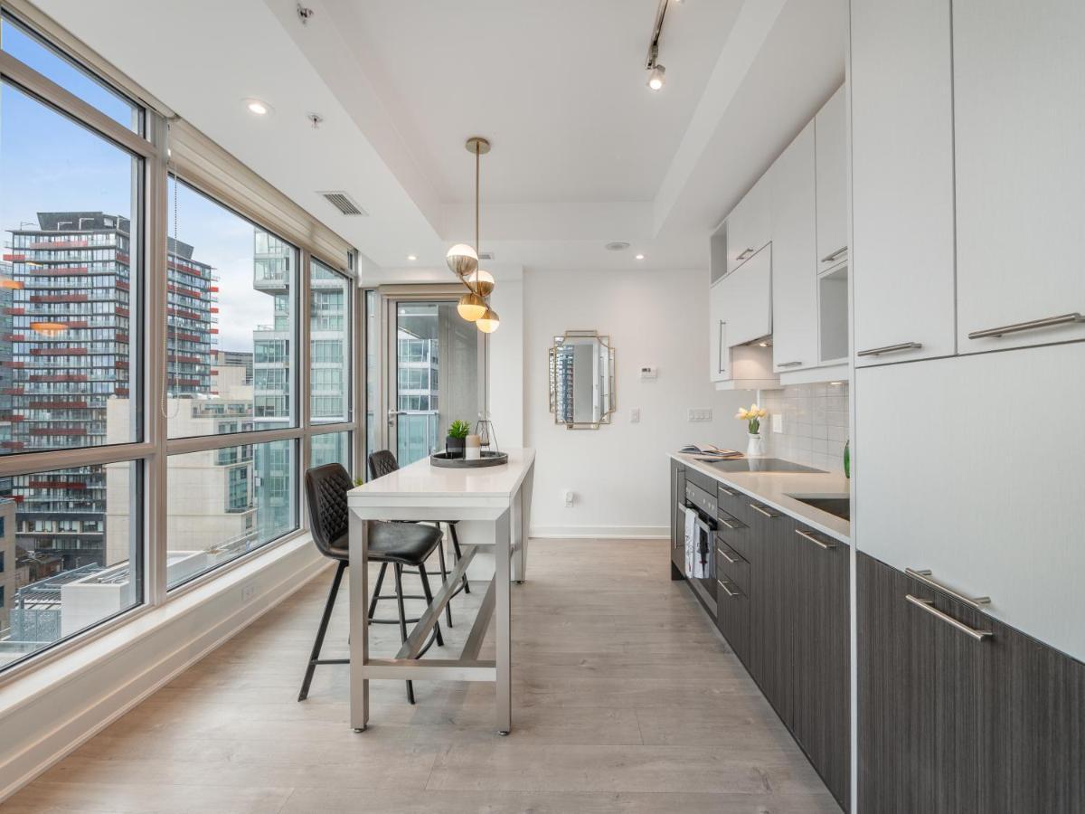 Luxury 2 Bedroom In The Heart Of Entertainment District W/ Cn Tower View 多伦多 外观 照片